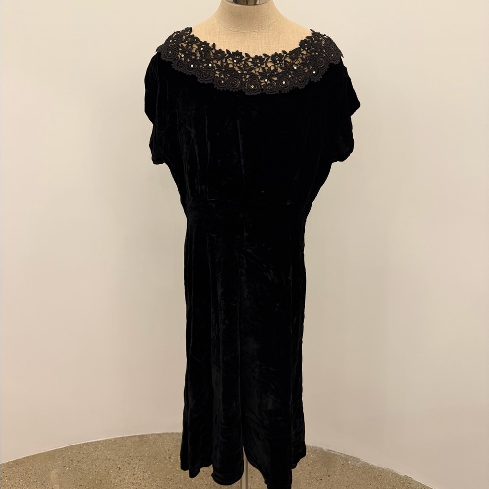 Vintage Handmade 1960s Black Velvet Dress